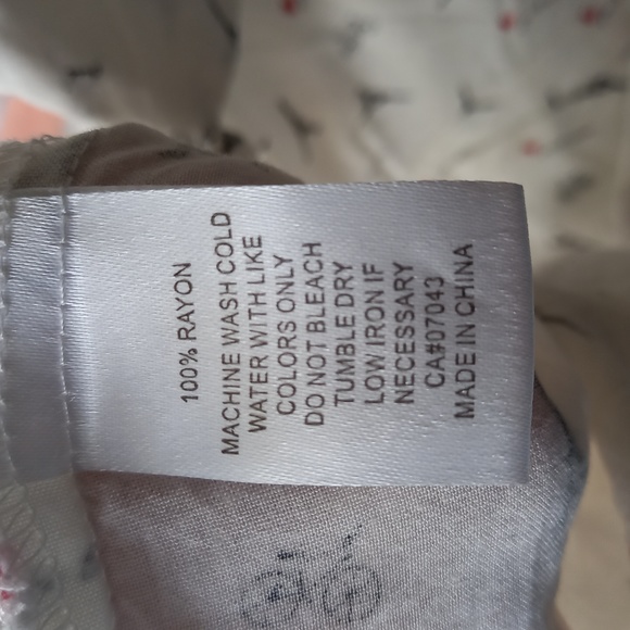 Just Living Effile tower patterned shirt - Picture 4 of 4